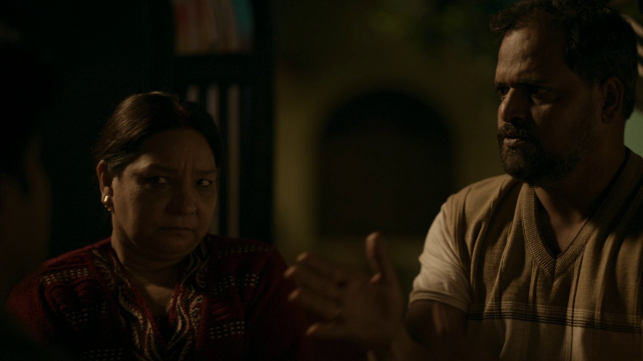 Panchayat S04E01 Case-Mukadma 1080p AMZN WEB-DL DDP5 1 H 265 [ B4uHD.net ].mkv.0002